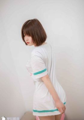 洗澡被老师掀开腿做爰张曼妮_剧情片免费观看韩国